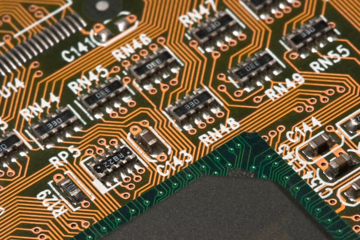 Quick Turn PCB Prototype Fabrication in Europe